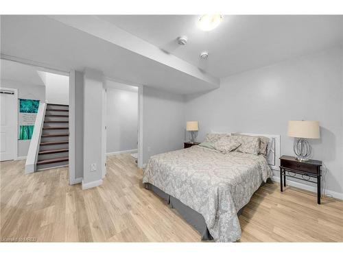 6540 St Michael Avenue, Niagara Falls, ON - Indoor Photo Showing Bedroom