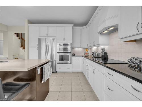 6540 St Michael Avenue, Niagara Falls, ON - Indoor Photo Showing Kitchen With Stainless Steel Kitchen With Upgraded Kitchen