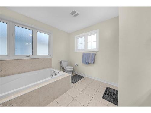 6540 St Michael Avenue, Niagara Falls, ON - Indoor Photo Showing Bathroom