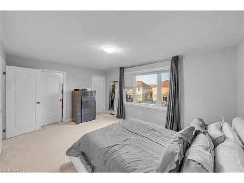 6540 St Michael Avenue, Niagara Falls, ON - Indoor Photo Showing Bedroom