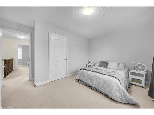 6540 St Michael Avenue, Niagara Falls, ON - Indoor Photo Showing Bedroom