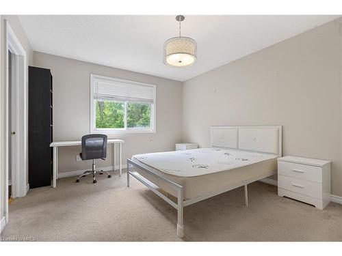 195 Brunswick Avenue, London, ON - Indoor Photo Showing Bedroom