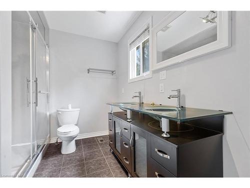 195 Brunswick Avenue, London, ON - Indoor Photo Showing Bathroom