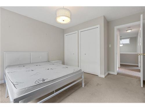 195 Brunswick Avenue, London, ON - Indoor Photo Showing Bedroom