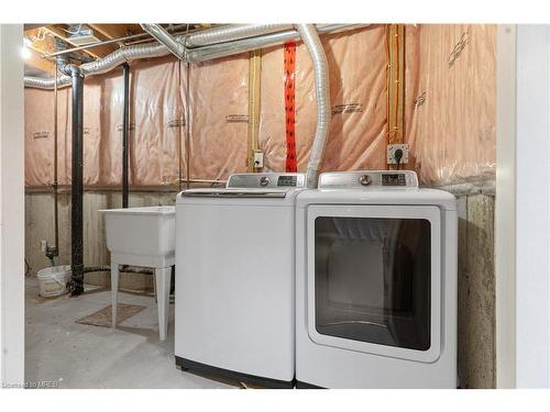 195 Brunswick Avenue, London, ON - Indoor Photo Showing Laundry Room