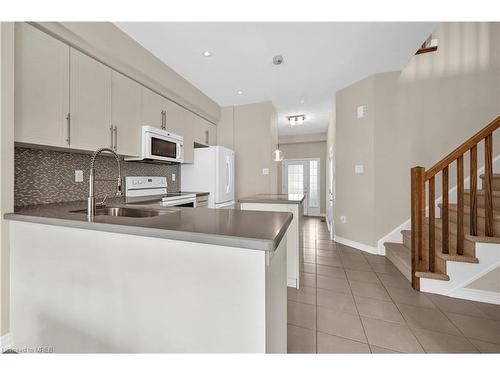 59-515 Winston Road Road, Grimsby, ON - Indoor Photo Showing Kitchen