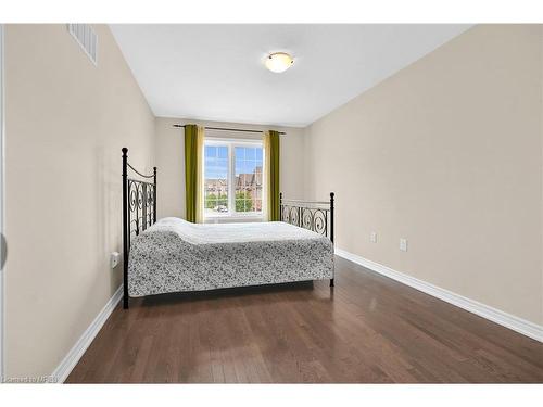 59-515 Winston Road Road, Grimsby, ON - Indoor Photo Showing Bedroom