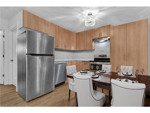 44 Mary Street, Brantford, ON - Indoor Photo Showing Kitchen