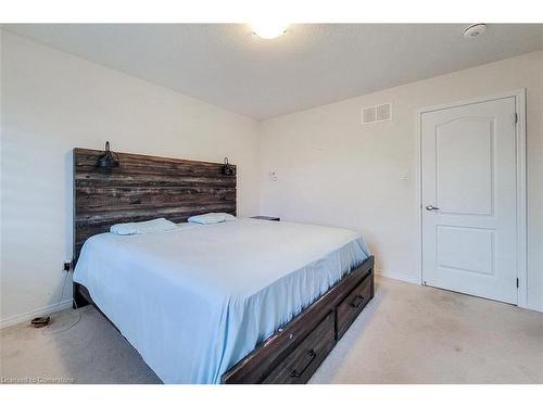 41 Cooke Avenue, Brantford, ON - Indoor Photo Showing Bedroom