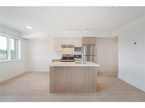 108-1135 Cooke Boulevard, Burlington, ON - Indoor Photo Showing Kitchen