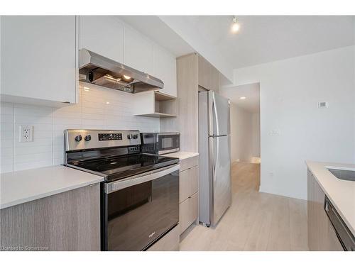 108-1135 Cooke Boulevard, Burlington, ON - Indoor Photo Showing Kitchen