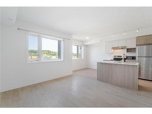 108-1135 Cooke Boulevard, Burlington, ON - Indoor Photo Showing Kitchen With Stainless Steel Kitchen