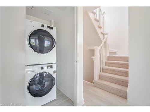 108-1135 Cooke Boulevard, Burlington, ON - Indoor Photo Showing Laundry Room