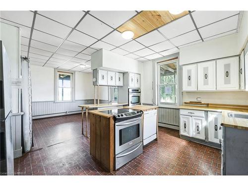 1527 Concession 10 Road, Saugeen Shores, ON - Indoor Photo Showing Kitchen