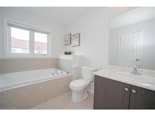 32 Longboat Run West, Brantford, ON - Indoor Photo Showing Bathroom