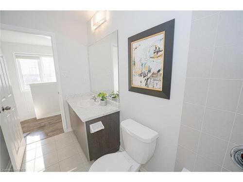 32 Longboat Run West, Brantford, ON - Indoor Photo Showing Bathroom