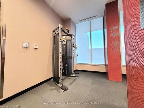 1418-212 King William Street, Hamilton, ON - Indoor Photo Showing Gym Room