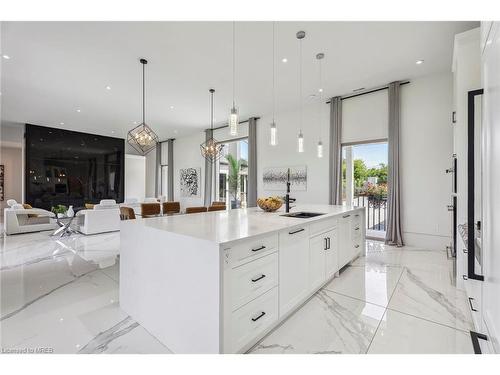 4252 Burnside Line, Orillia, ON - Indoor Photo Showing Kitchen With Upgraded Kitchen