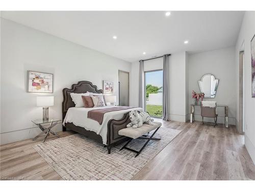 4252 Burnside Line, Orillia, ON - Indoor Photo Showing Bedroom