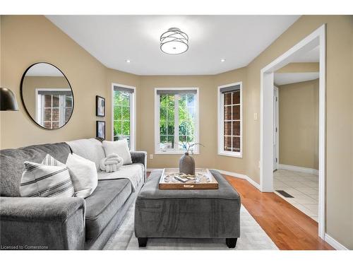 196 Eaton Street, Georgetown, ON - Indoor Photo Showing Living Room