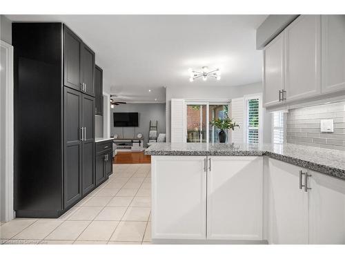 196 Eaton Street, Georgetown, ON - Indoor Photo Showing Kitchen With Upgraded Kitchen