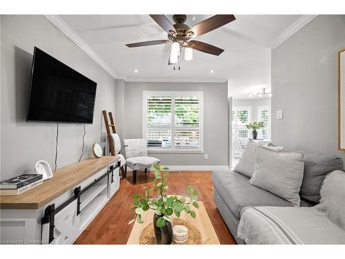 196 Eaton Street, Georgetown, ON - Indoor Photo Showing Living Room