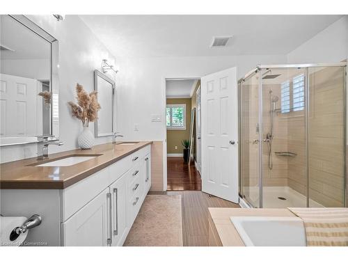 196 Eaton Street, Georgetown, ON - Indoor Photo Showing Bathroom