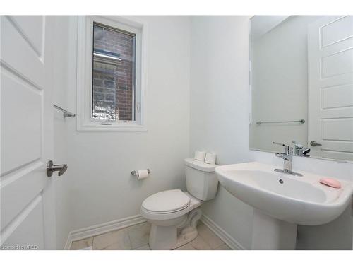 468 Boyde Lane, Milton, ON - Indoor Photo Showing Bathroom