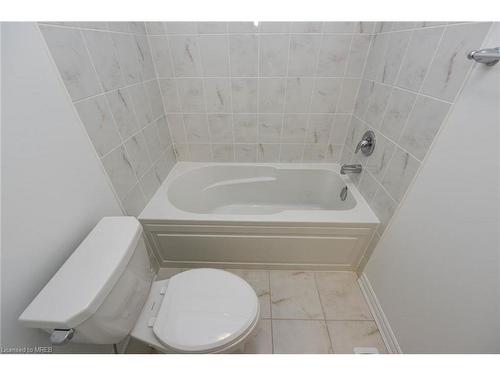 468 Boyde Lane, Milton, ON - Indoor Photo Showing Bathroom