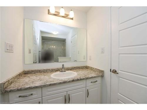 468 Boyde Lane, Milton, ON - Indoor Photo Showing Bathroom