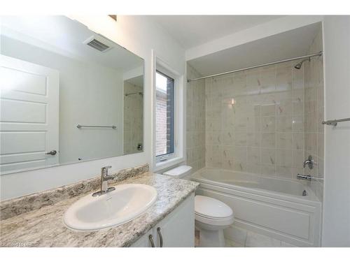 468 Boyde Lane, Milton, ON - Indoor Photo Showing Bathroom