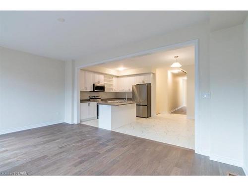 65 Concord Drive, Thorold, ON - Indoor Photo Showing Kitchen