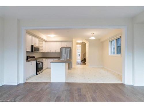 65 Concord Drive, Thorold, ON - Indoor Photo Showing Kitchen