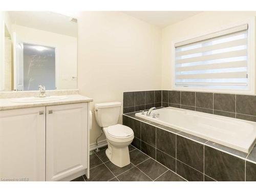 65 Concord Drive, Thorold, ON - Indoor Photo Showing Bathroom