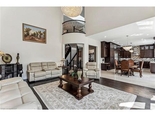 11 Wedgeport Court Court, Nobleton, ON - Indoor Photo Showing Living Room