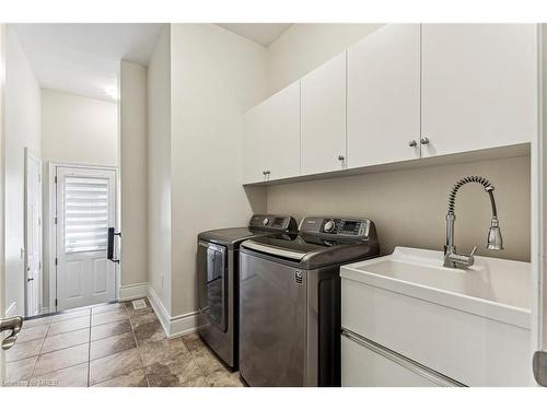 11 Wedgeport Court Court, Nobleton, ON - Indoor Photo Showing Laundry Room