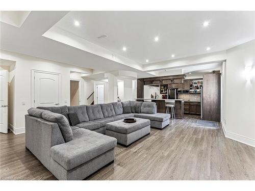 11 Wedgeport Court Court, Nobleton, ON - Indoor Photo Showing Living Room