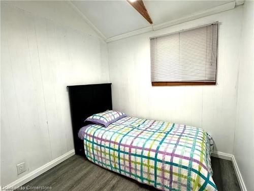 85 Simpson Avenue, Tobermory, ON - Indoor Photo Showing Bedroom