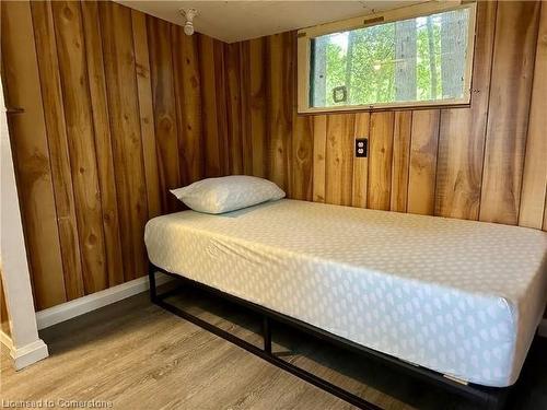 85 Simpson Avenue, Tobermory, ON - Indoor Photo Showing Bedroom