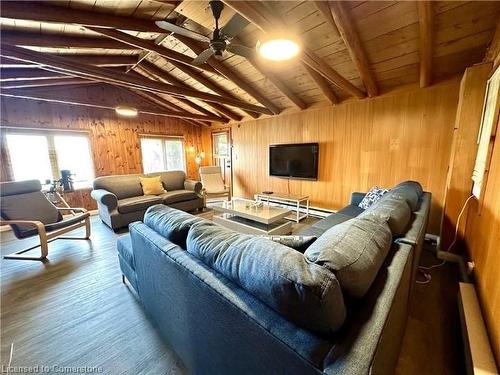 85 Simpson Avenue, Tobermory, ON - Indoor Photo Showing Living Room