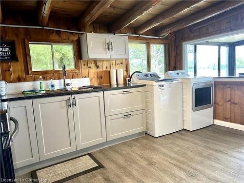 85 Simpson Avenue, Tobermory, ON - Indoor Photo Showing Laundry Room