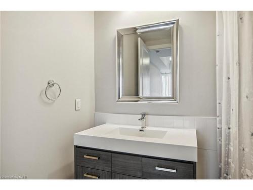 805-150 Main Street West, Hamilton, ON - Indoor Photo Showing Bathroom