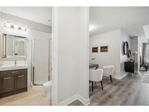 805-150 Main Street West, Hamilton, ON - Indoor Photo Showing Bathroom