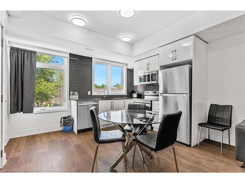 311-6065 Mcleod Road, Niagara Falls, ON - Indoor Photo Showing Dining Room