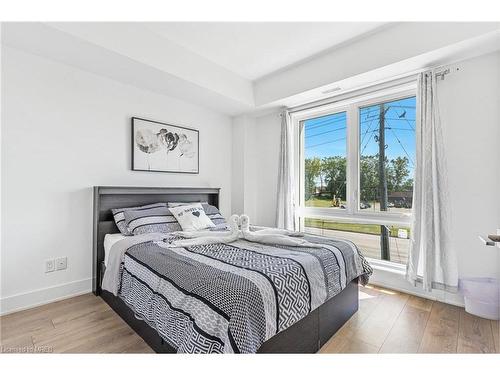 311-6065 Mcleod Road, Niagara Falls, ON - Indoor Photo Showing Bedroom