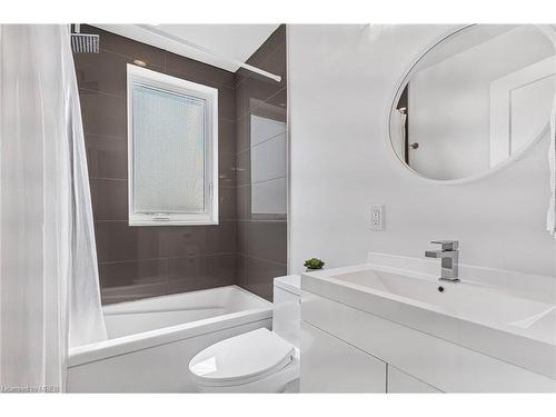 311-6065 Mcleod Road, Niagara Falls, ON - Indoor Photo Showing Bathroom