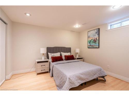 5875 Mersey Street, Mississauga, ON - Indoor Photo Showing Bedroom