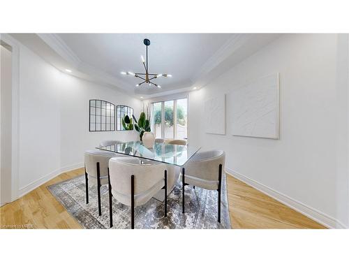 2238 Lyndhurst Drive, Oakville, ON - Indoor Photo Showing Dining Room