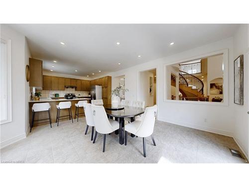 2238 Lyndhurst Drive, Oakville, ON - Indoor Photo Showing Dining Room