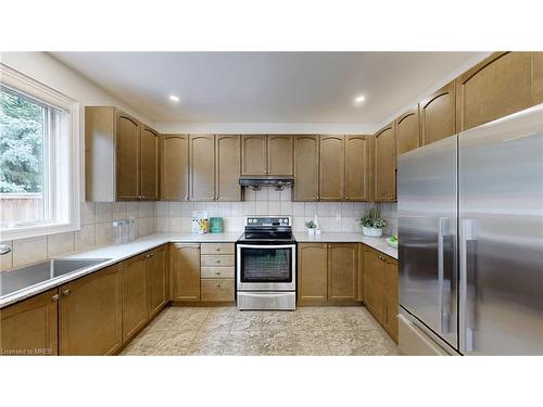 2238 Lyndhurst Drive, Oakville, ON - Indoor Photo Showing Kitchen